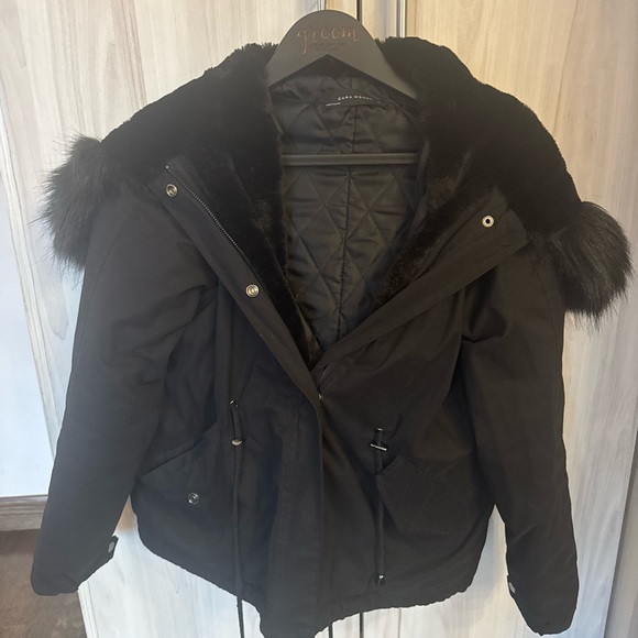Zara Jackets & Blazers - Zara Black Hooded Parka with Fur Trim size M